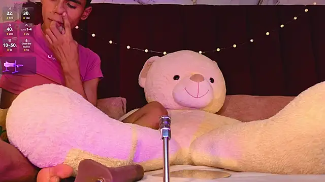 Snapshot of PrincePoppy chatting on 11.22.25 PrincePoppy online show from 11.22.25