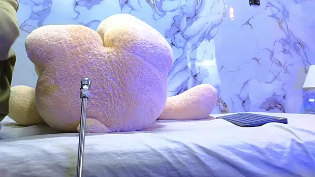 Snapshot of PrincePoppy chatting on 01.13.26 PrincePoppy online show from 01.13.26