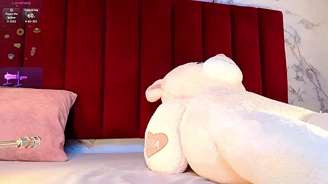 Snapshot of PrincePoppy chatting on 02.11.26 PrincePoppy online show from 02.11.26