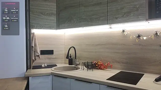 Snapshot of miss_bubbles_ chatting on 10.29.25 miss bubbles online show from 10.29.25