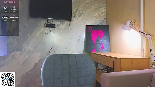 Snapshot of miss_bubbles_ chatting on 11.19.25 miss bubbles online show from 11.19.25