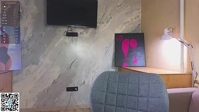 Snapshot of miss_bubbles_ chatting on 11.24.25 miss bubbles online show from 11.24.25