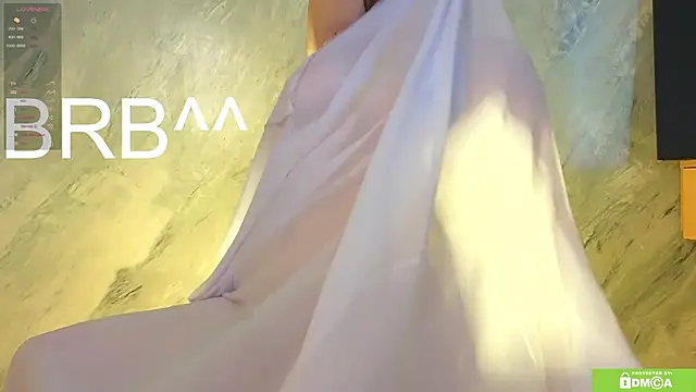 Snapshot of miss_bubbles_ chatting on 02.08.26 miss bubbles online show from 02.08.26