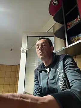 adiluci1 online show from 04.19.26