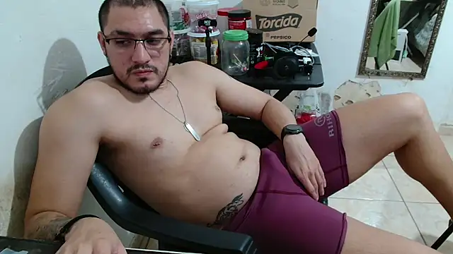 Snapshot of Leonino231 chatting on 10.05.25 Leonino231 online show from 10.05.25