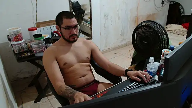 Snapshot of Leonino231 chatting on 10.20.25 Leonino231 online show from 10.20.25