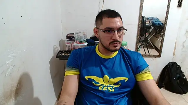 Snapshot of Leonino231 chatting on 11.04.25 Leonino231 online show from 11.04.25