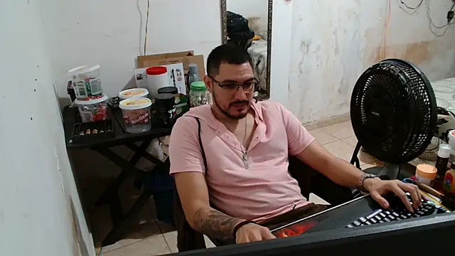 Snapshot of Leonino231 chatting on 11.09.25 Leonino231 online show from 11.09.25