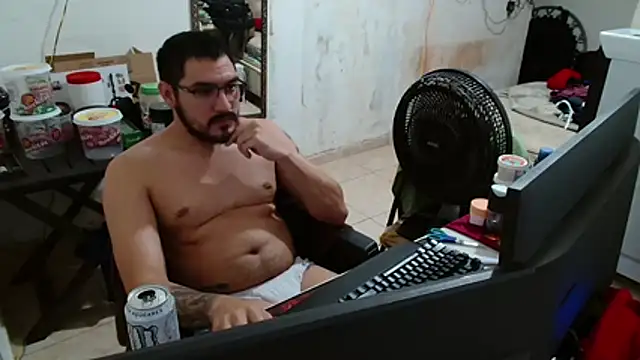 Snapshot of Leonino231 chatting on 12.04.25 Leonino231 online show from 12.04.25