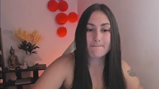 Snapshot of EmaTramel chatting on 09.19.25 EmaTramel online show from 09.19.25