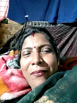 Snapshot of Savita992 chatting on 02.25.26 Savita992 online show from 02.25.26