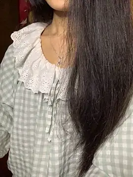 Snapshot of Nhinhi18 chatting on 10.23.25 Nhinhi18 online show from 10.23.25