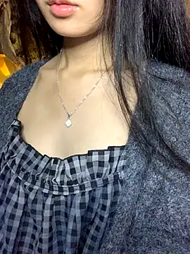 Snapshot of Nhinhi18 chatting on 11.14.25 Nhinhi18 online show from 11.14.25