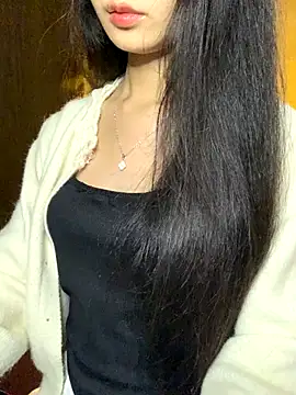 Snapshot of Nhinhi18 chatting on 11.18.25 Nhinhi18 online show from 11.18.25