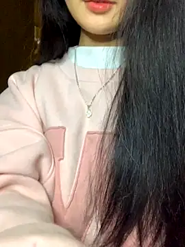 Snapshot of Nhinhi18 chatting on 11.28.25 Nhinhi18 online show from 11.28.25