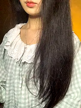 Snapshot of Nhinhi18 chatting on 11.30.25 Nhinhi18 online show from 11.30.25