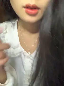 Snapshot of Nhinhi18 chatting on 12.02.25 Nhinhi18 online show from 12.02.25