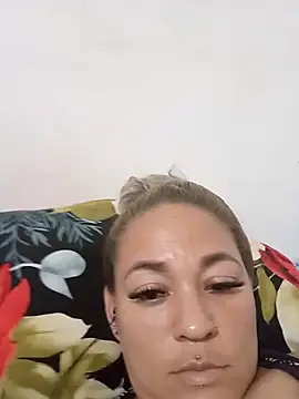 Snapshot of Diablamix chatting on 10.04.25 Diablamix online show from 10.04.25