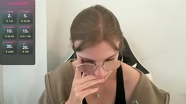 BustyKellyXXX online show from 10.23.25