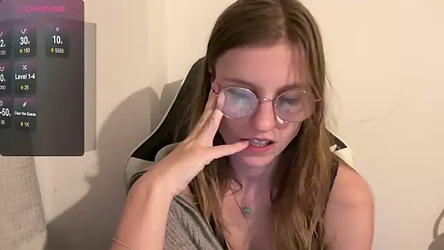 BustyKellyXXX online show from 12.14.25