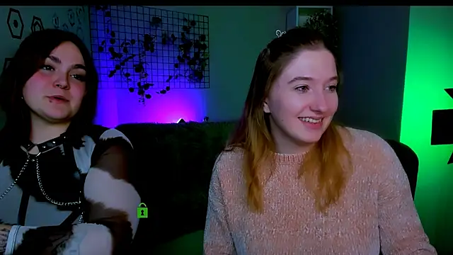 Snapshot of lorraine_carter chatting on 10.12.25 lorraine carter online show from 10.12.25