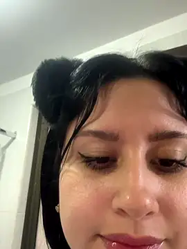 lucy grey25 online show from 11.25.25