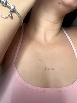 lucy grey25 online show from 12.02.25