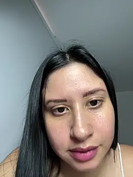 Snapshot of lucy_grey25 chatting on 03.11.26 lucy grey25 online show from 03.11.26
