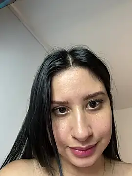Snapshot of lucy_grey25 chatting on 03.17.26 lucy grey25 online show from 03.17.26