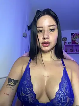 Snapshot of lucy_grey25 chatting on 04.21.26 lucy grey25 online show from 04.21.26