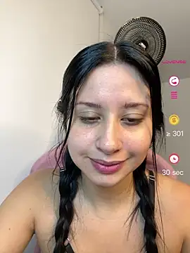 Snapshot of lucy_grey25 chatting on 05.09.26 lucy grey25 online show from 05.09.26
