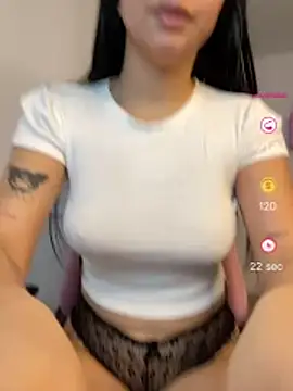 Snapshot of lucy_grey25 chatting on 05.23.26 lucy grey25 online show from 05.23.26