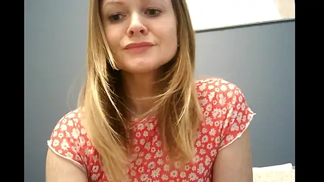 Snapshot of Ginger-bb chatting on 11.19.25 Ginger-bb online show from 11.19.25