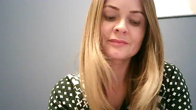 Snapshot of Ginger-bb chatting on 12.02.25 Ginger-bb online show from 12.02.25