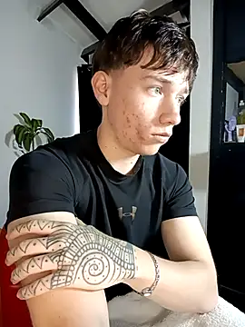 Logan sixxer online show from 09.13.25