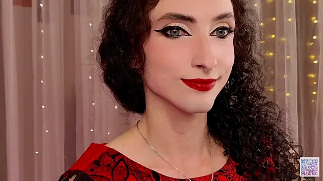 Snapshot of Queen_of_tease chatting on 09.29.25 Queen of tease online show from 09.29.25