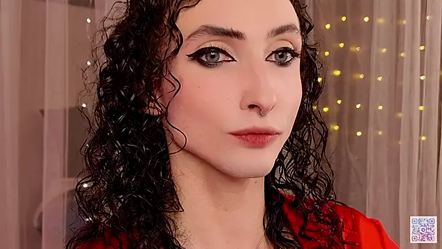 Snapshot of Queen_of_tease chatting on 10.11.25 Queen of tease online show from 10.11.25