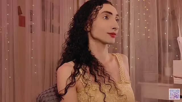 Snapshot of Queen_of_tease chatting on 11.22.25 Queen of tease online show from 11.22.25