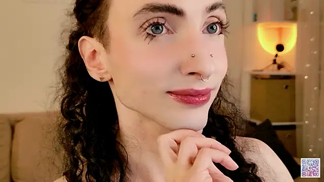 Snapshot of Queen_of_tease chatting on 02.19.26 Queen of tease online show from 02.19.26