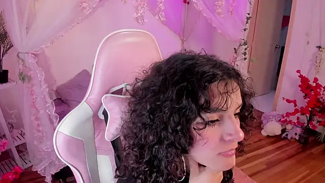 bunny curly online show from 10.22.25