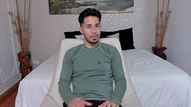 loghan fox online show from 09.11.25