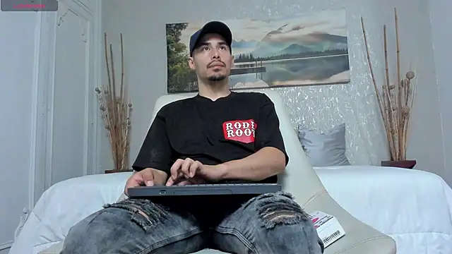 loghan fox online show from 09.24.25