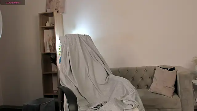 Kati Li online show from 11.06.25