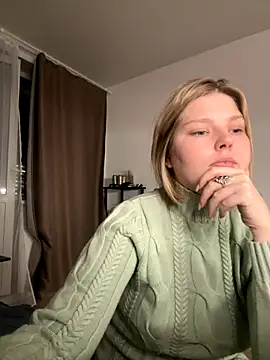 Snapshot of OpheliaRitz chatting on 11.29.25 OpheliaRitz online show from 11.29.25