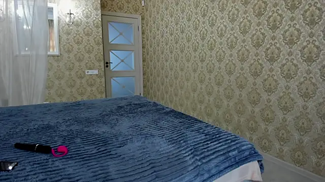 sofielovely  online show from 09.24.25