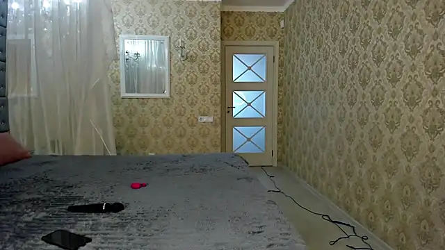 sofielovely  online show from 10.14.25