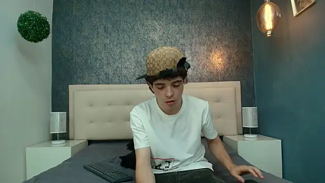 Snapshot of dia_fax18 chatting on 09.13.25 dia fax18 online show from 09.13.25