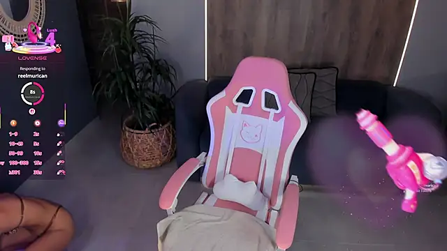 Snapshot of MaddyOwens chatting on 03.03.26 MaddyOwens online show from 03.03.26