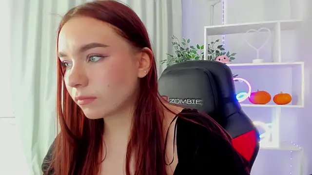 NoraHaynes online show from 10.21.25