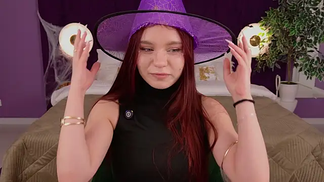 NoraHaynes online show from 11.01.25